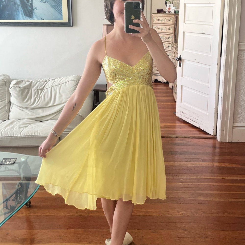 BCBGMAXAZRIA Vintage Yellow Sequin Party Dress (Sz 6)